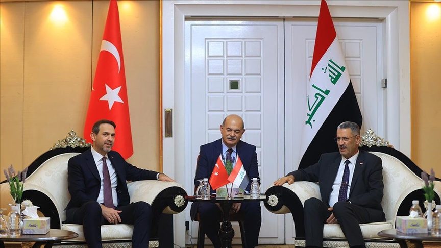 وزير الطاقة التركي يبحث في بغداد استئناف تصدير النفط العراقي